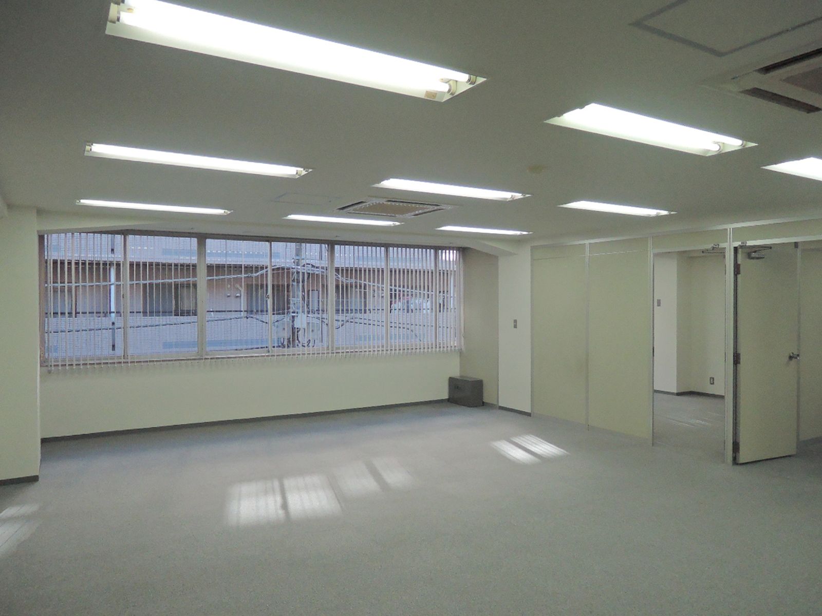 オフィス室内参考画像（301号室）