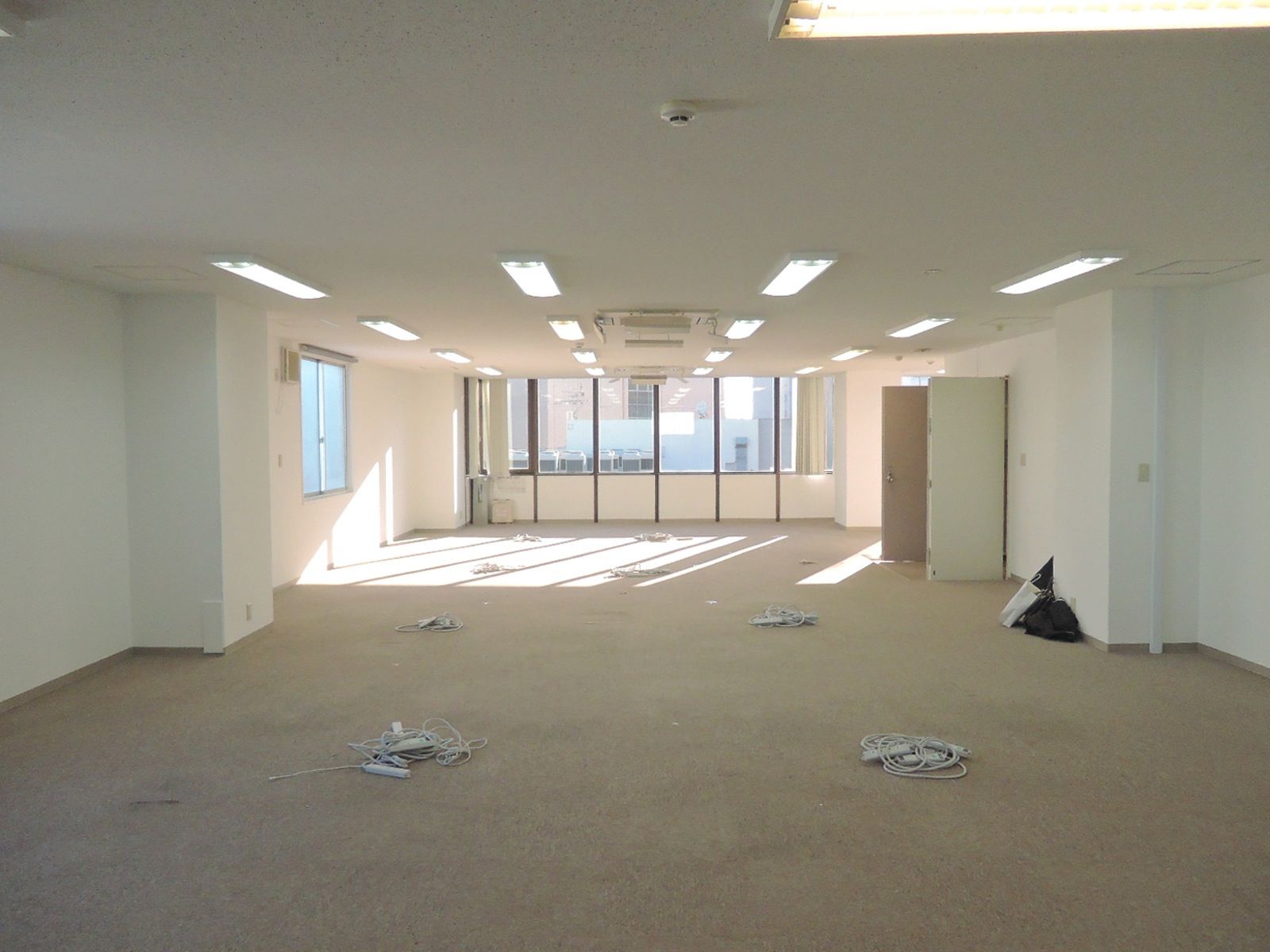 オフィス室内参考画像（8階）