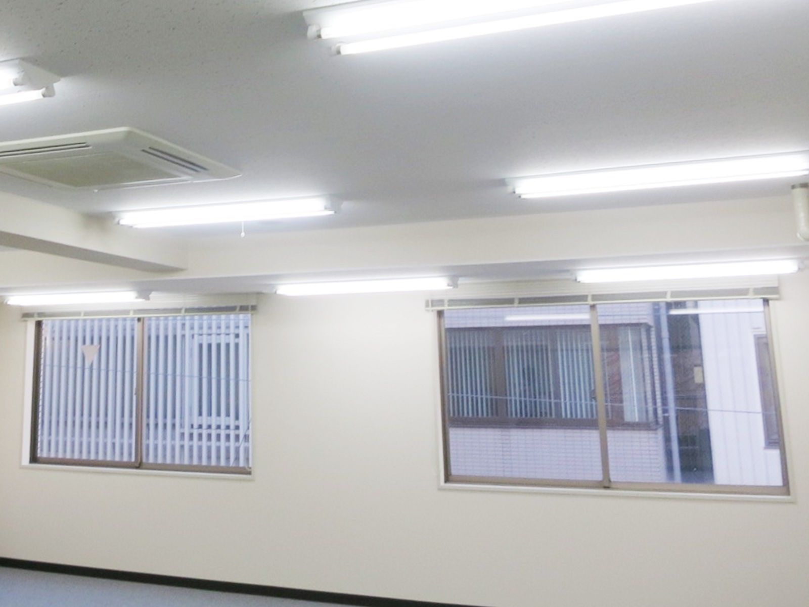 窓際の様子（3階）