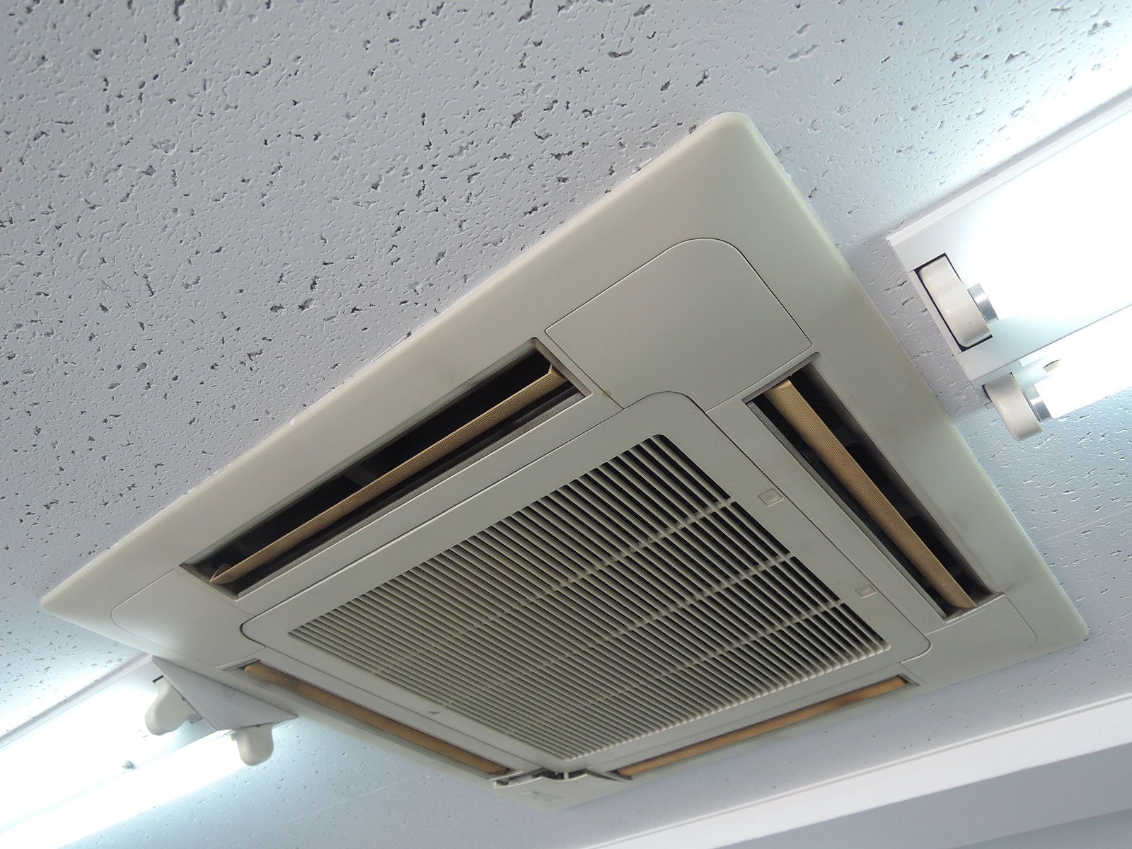 空調吹き出し口