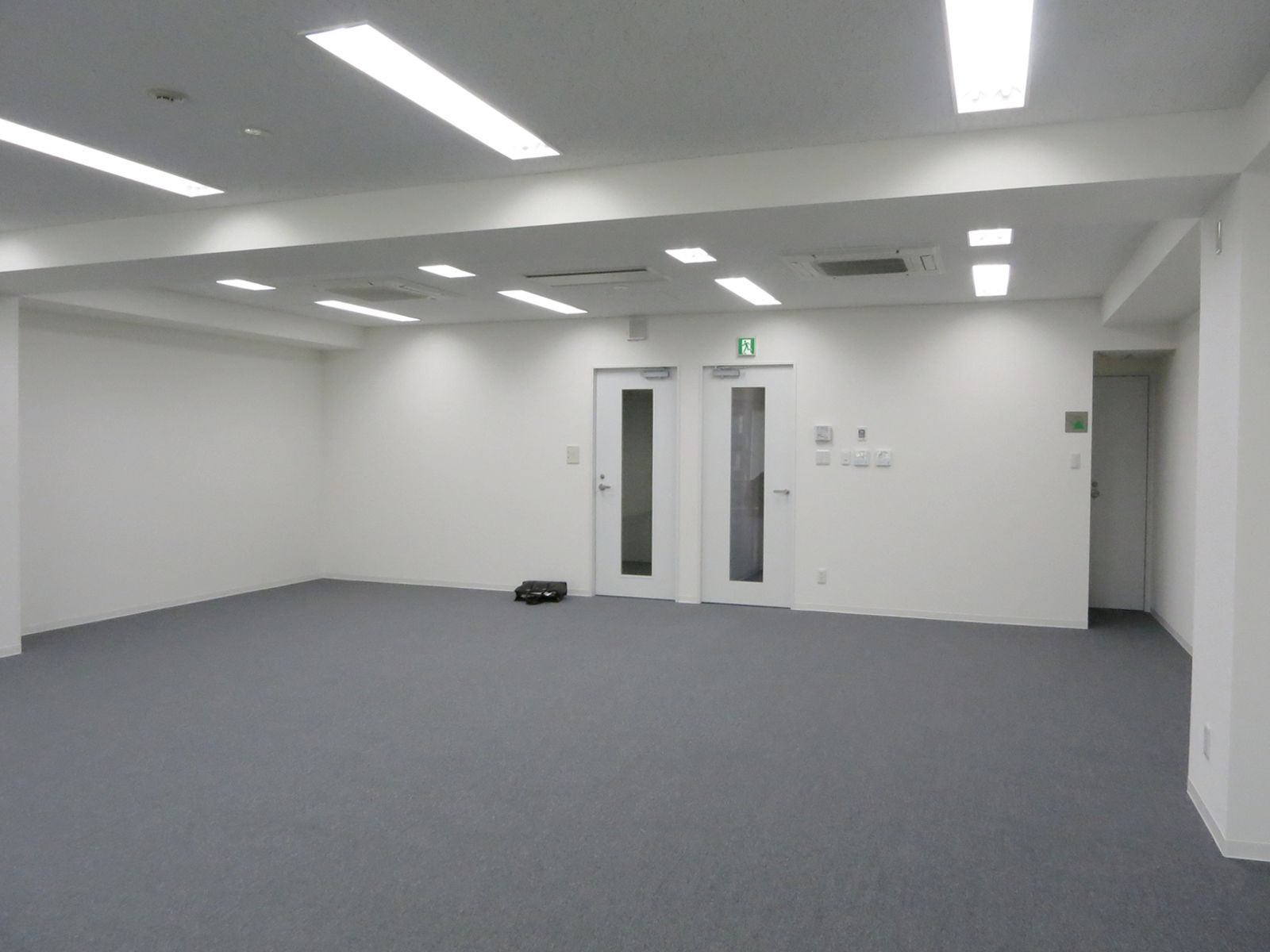 貸室奥から見た様子