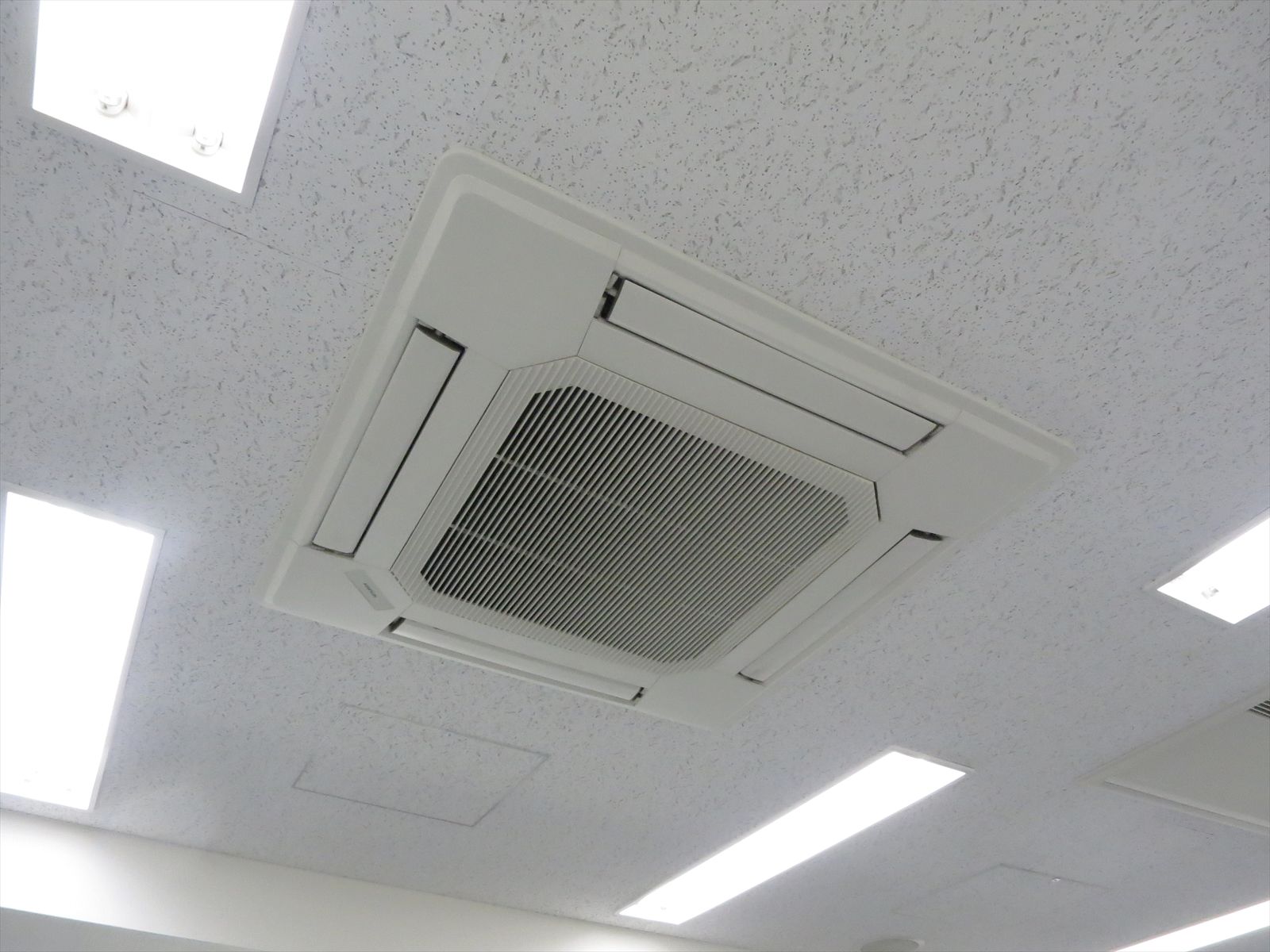 空調吹き出し口