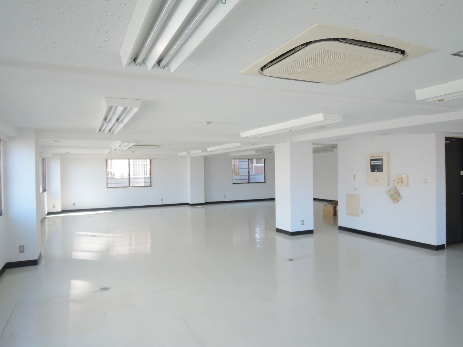 オフィス室内参考画像（4階）