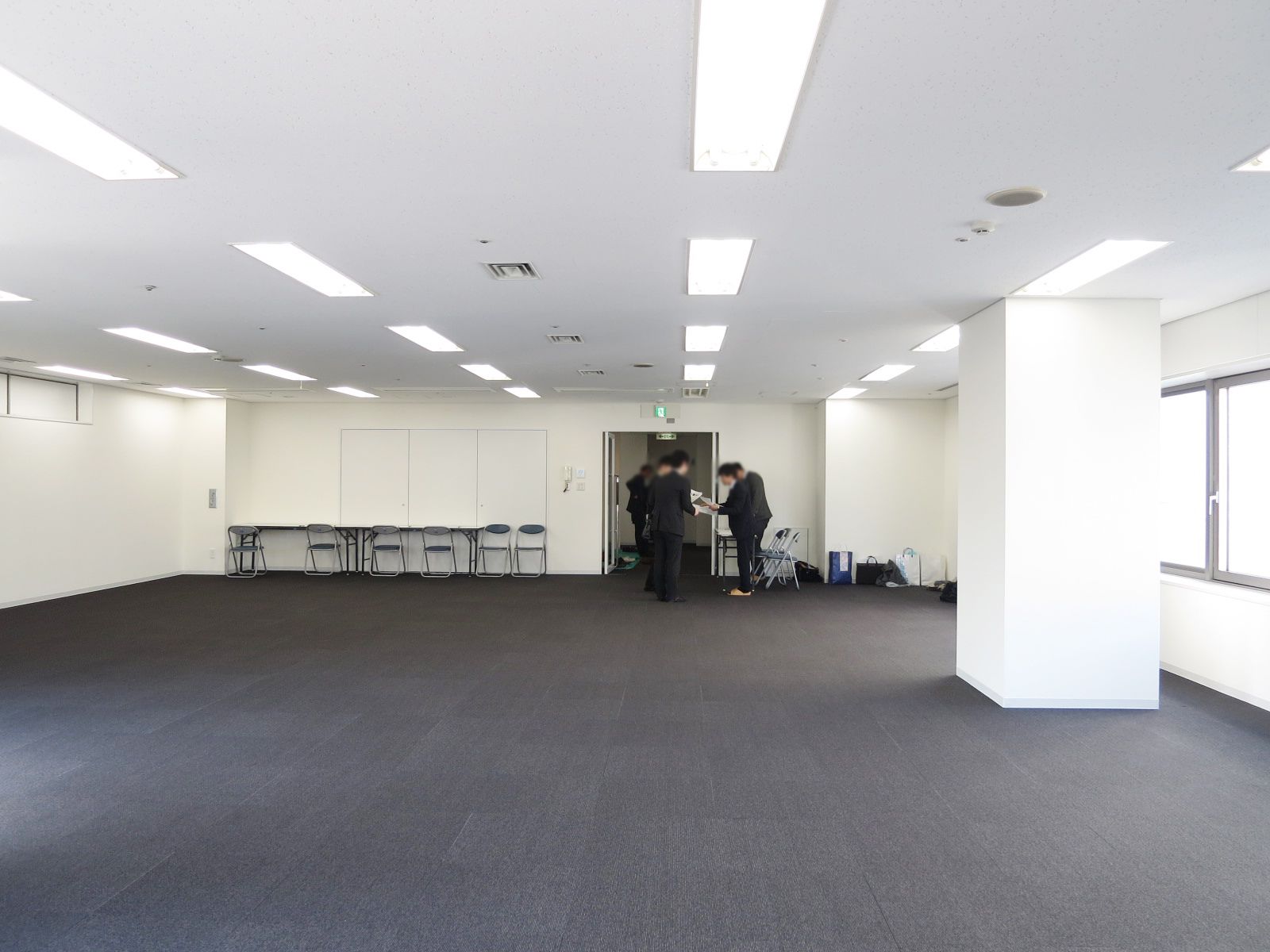奥行きのあるオフィス