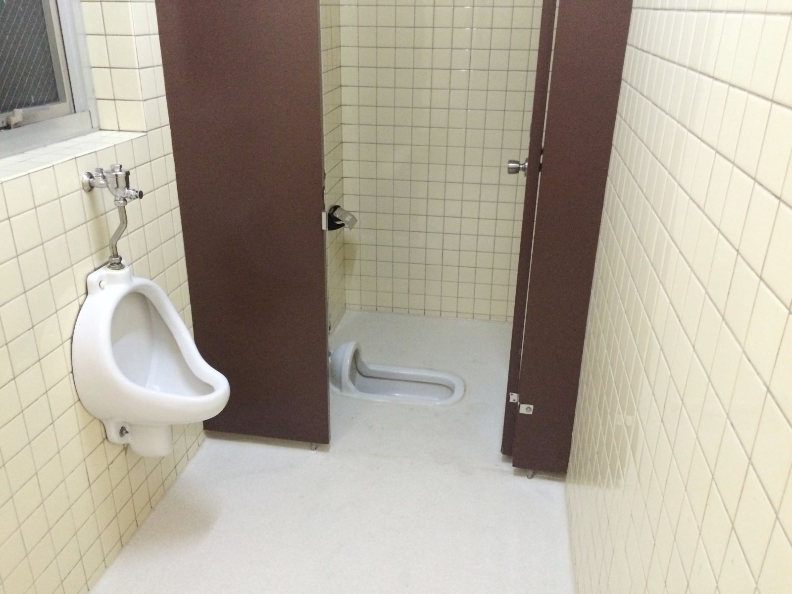 和式トイレの区画も