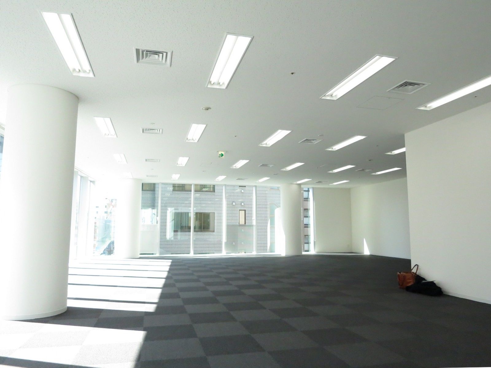 オフィス室内参考画像(4階)