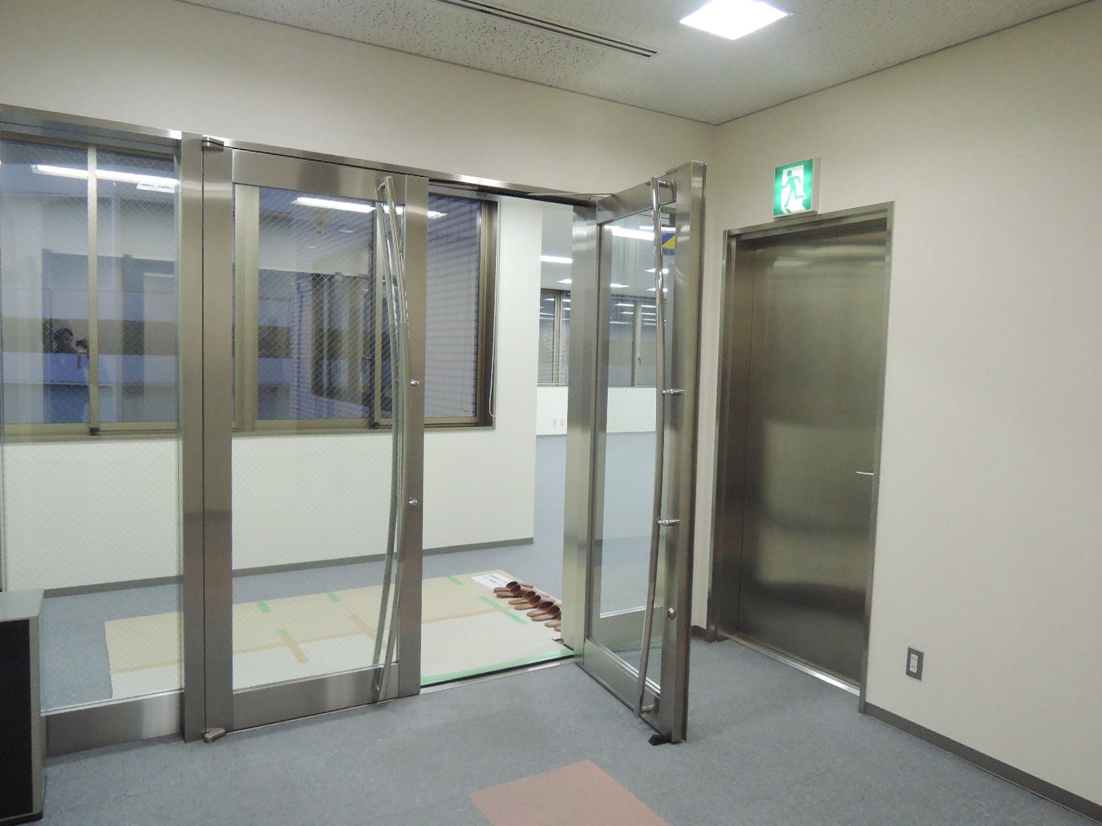 貸室出入口