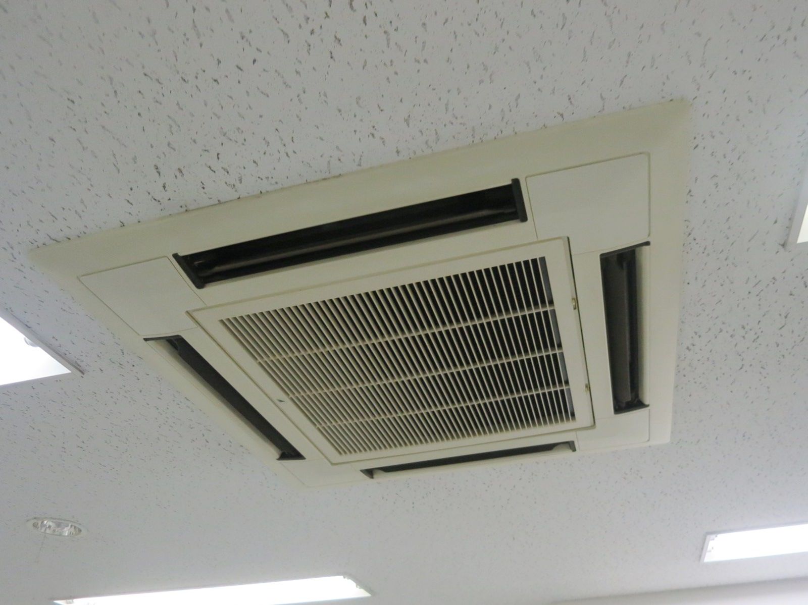 空調吹き出し口