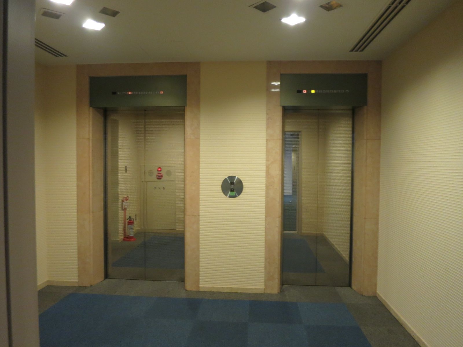 エレベーターホール