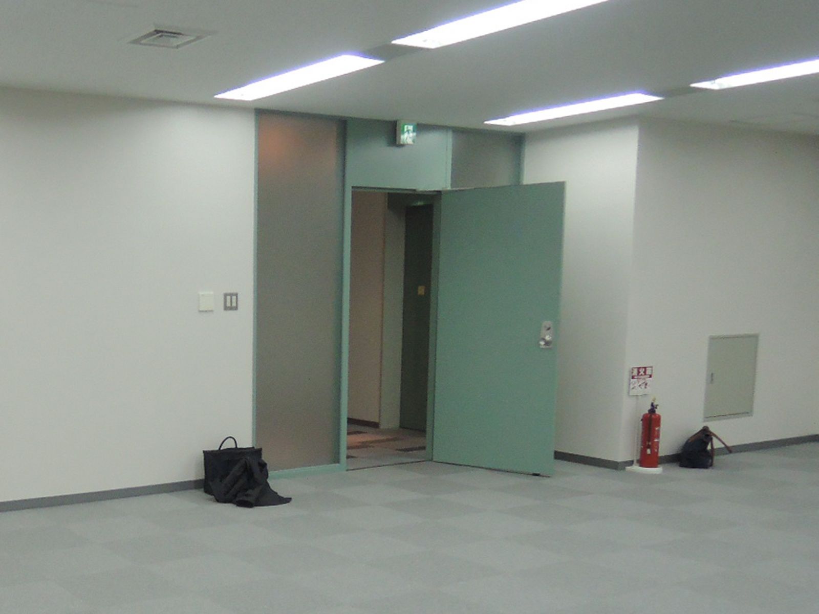 貸室出入口
