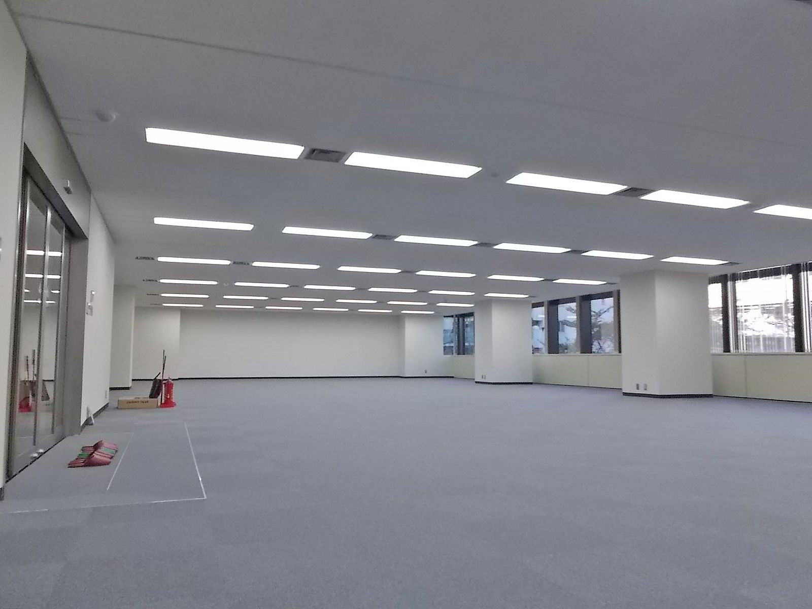 オフィス室内参考画像