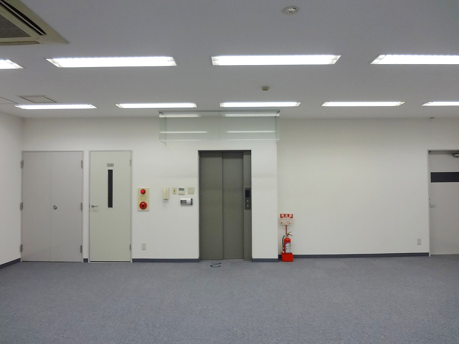 貸室出入口