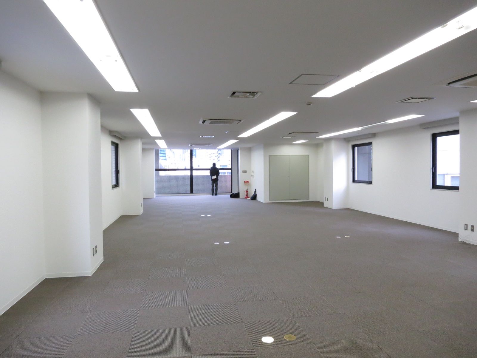 オフィス室内参考画像