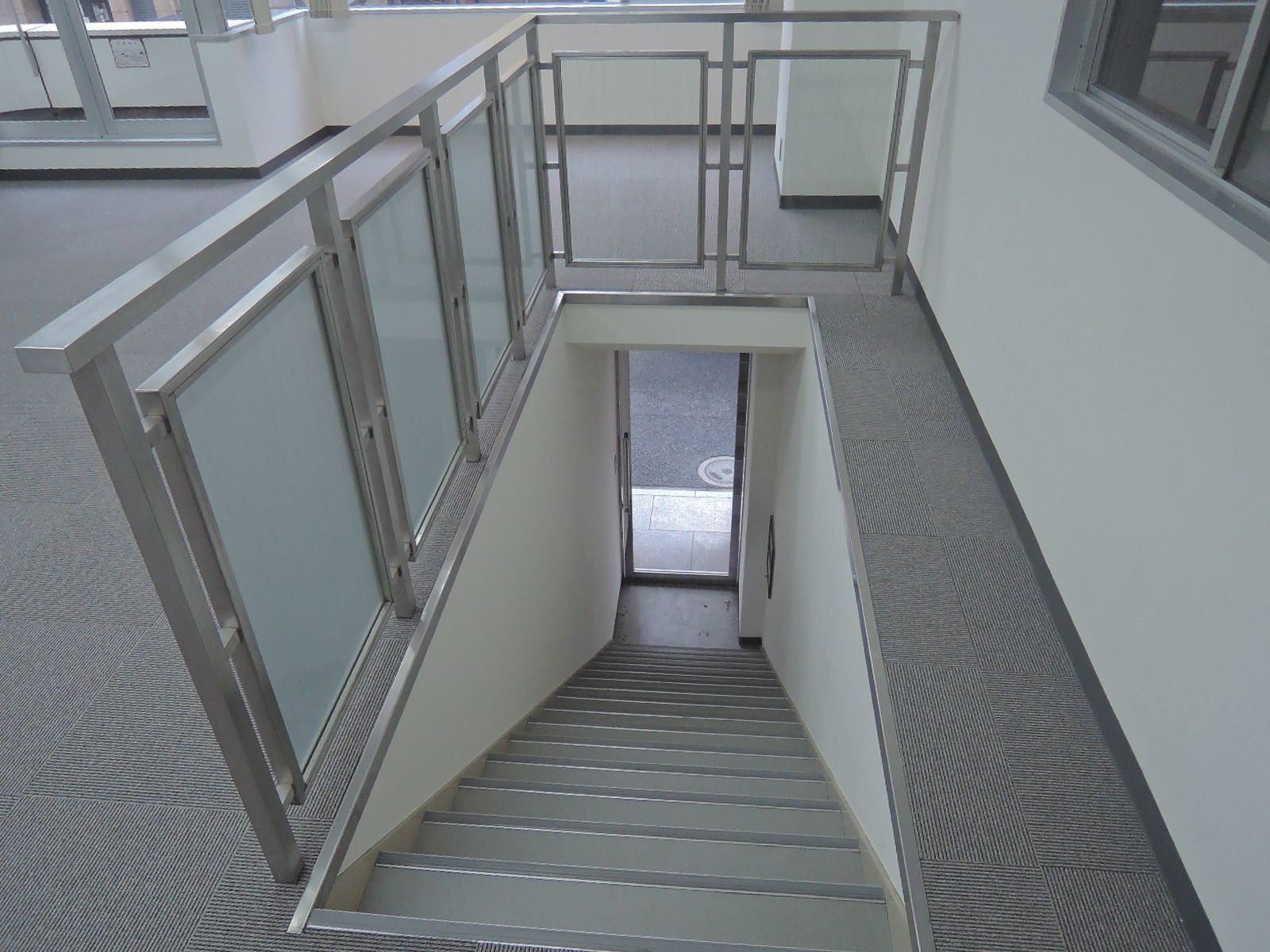 貸室内の階段
