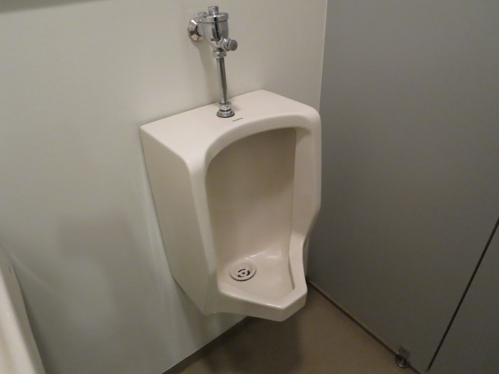 男性用トイレ