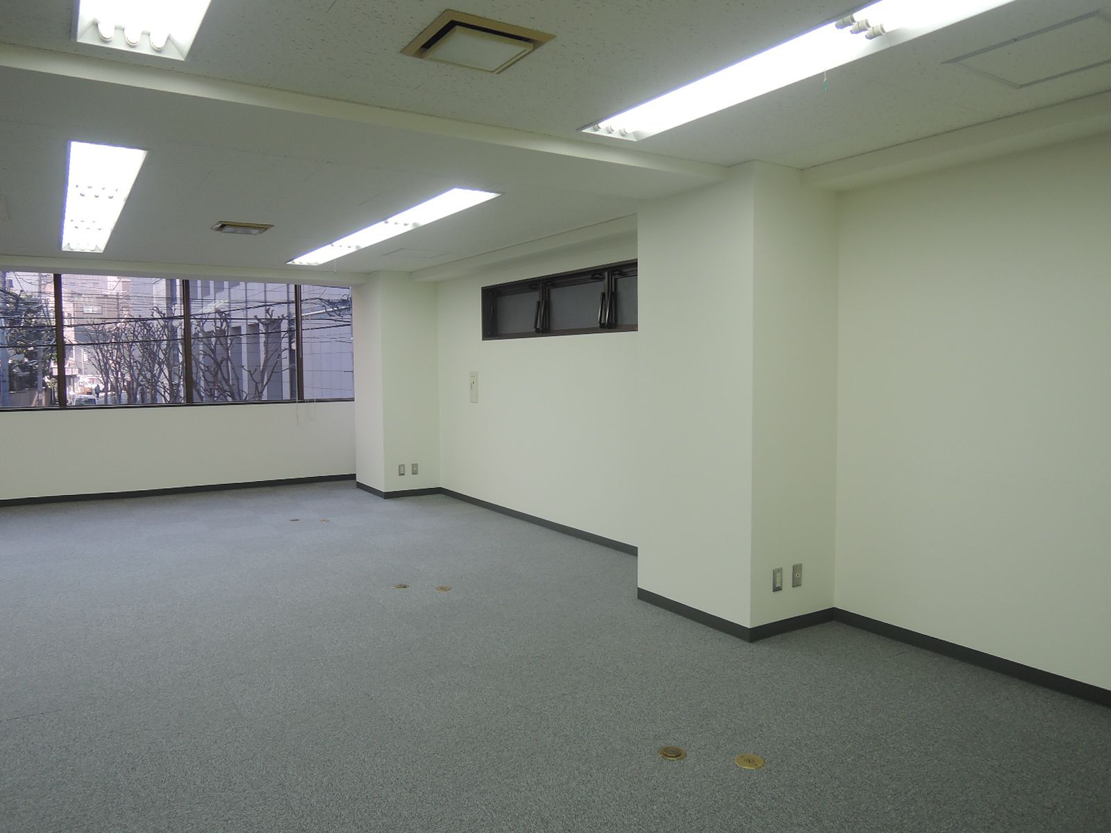 オフィス室内参考画像