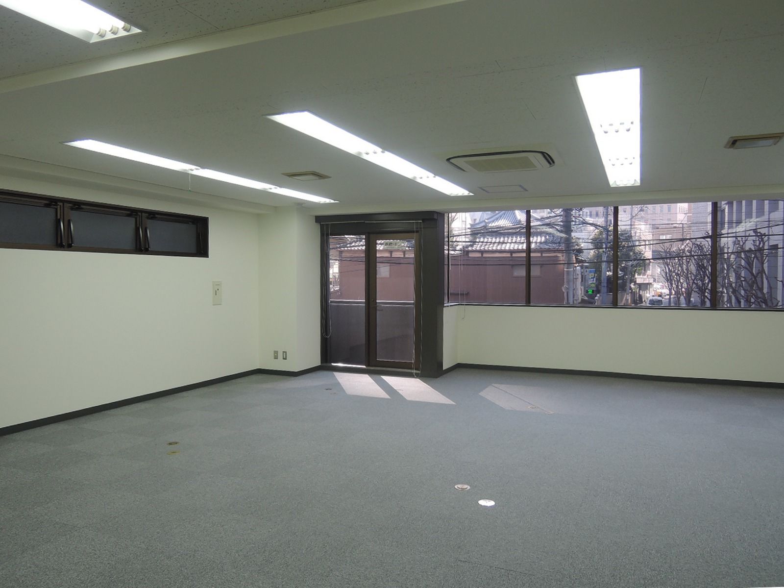 別角度の様子
