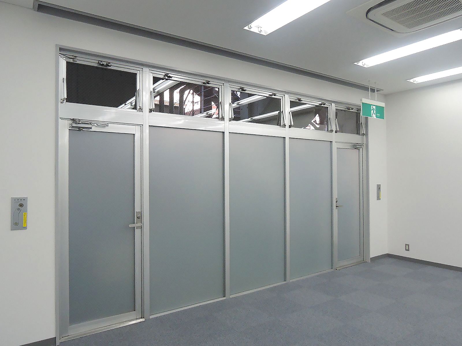 貸室出入口