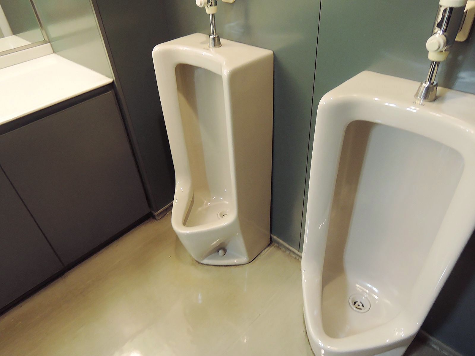 男性用トイレ