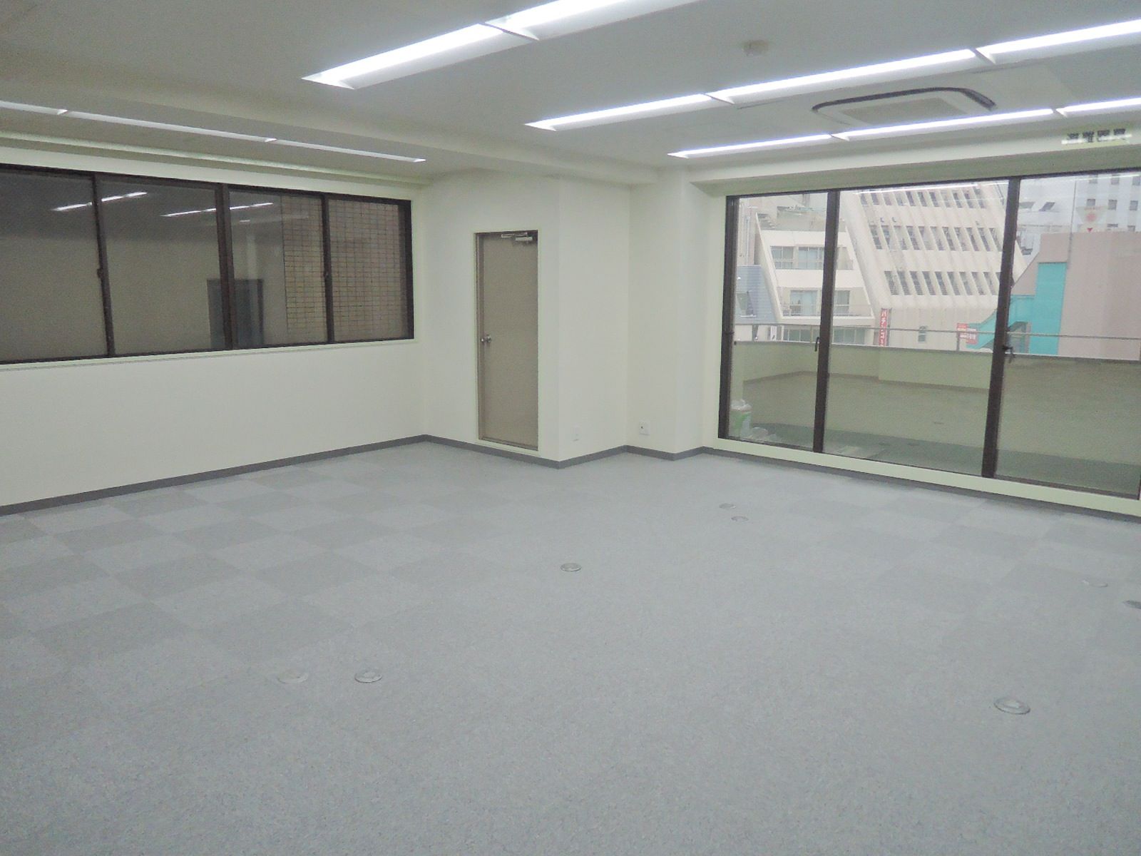 オフィス室内参考画像（6階A室）
