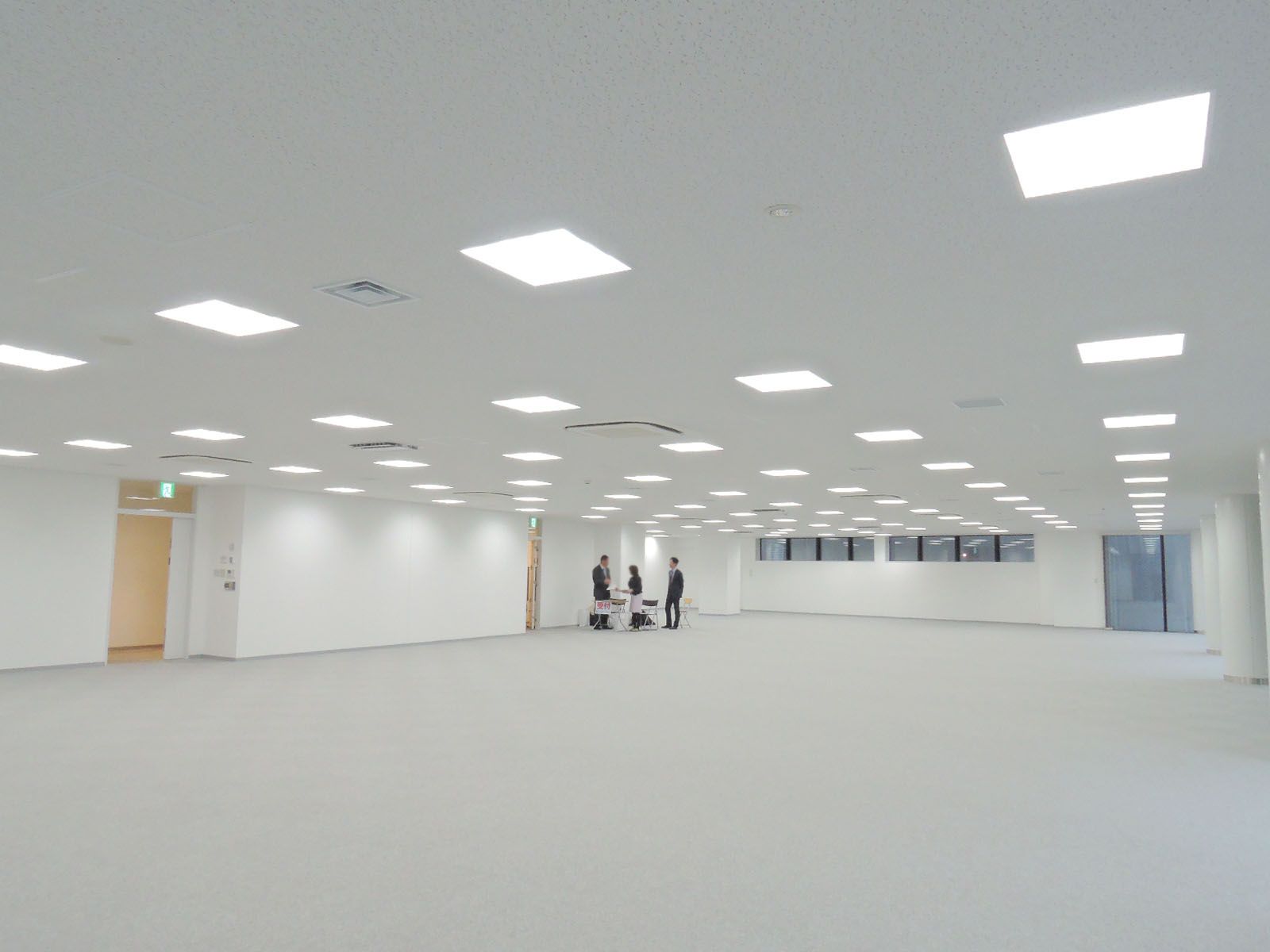 オフィス室内参考画像（※4階）