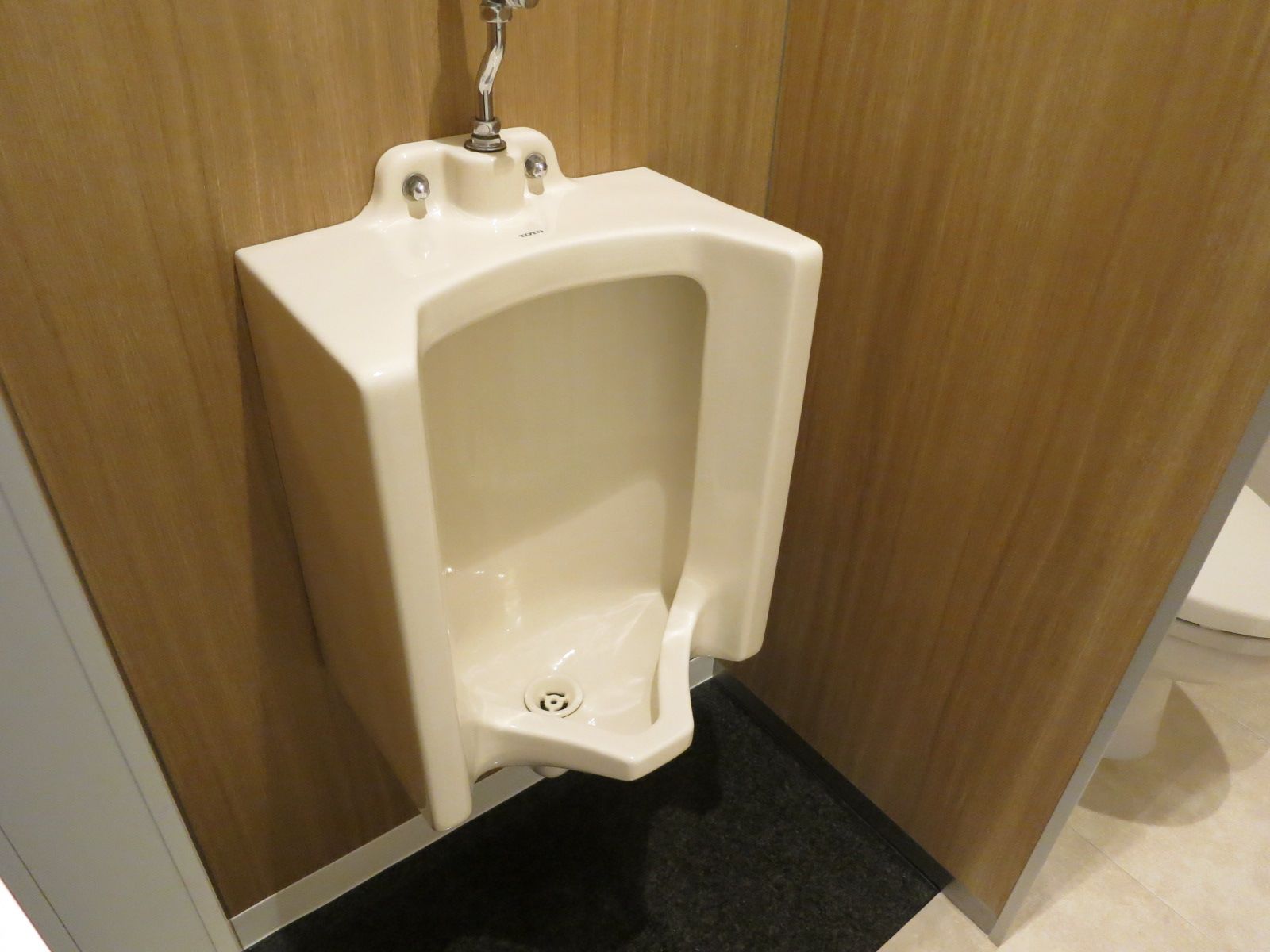 男性用トイレ