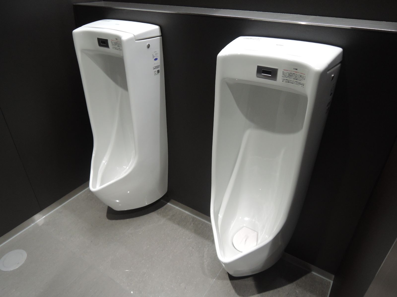 男性用トイレ