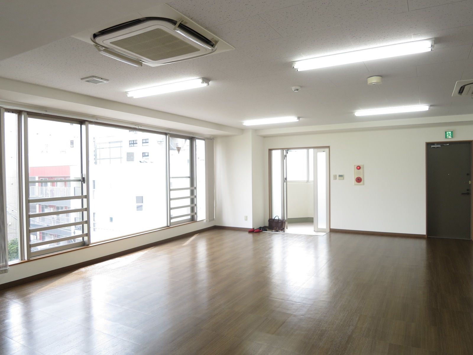 別角度の様子