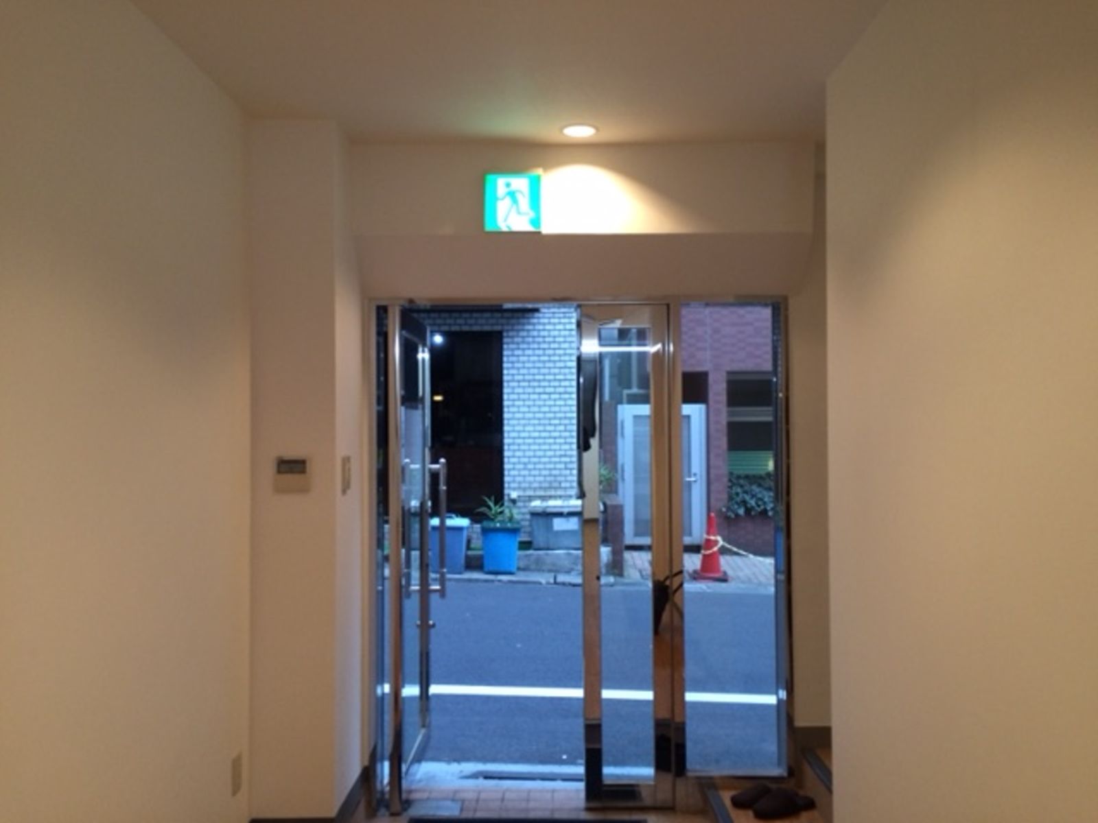 貸室出入口（1階）