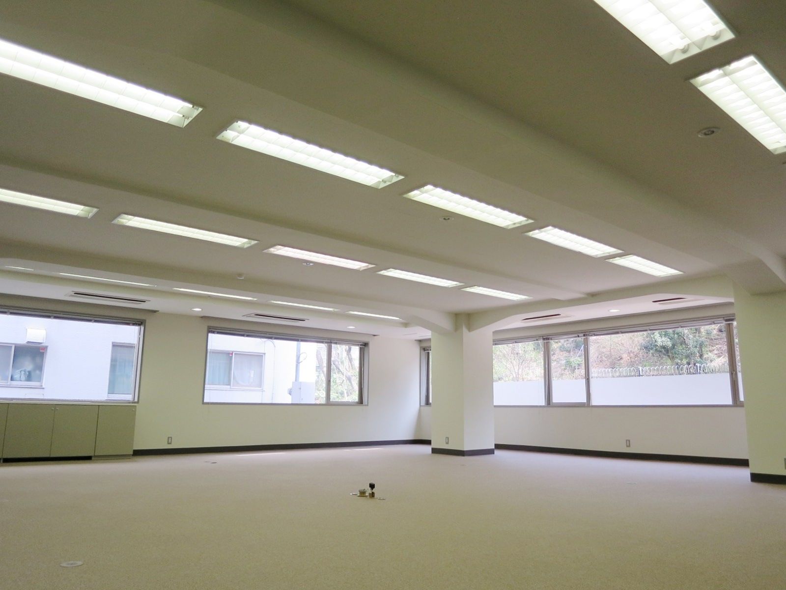 オフィス室内参考画像