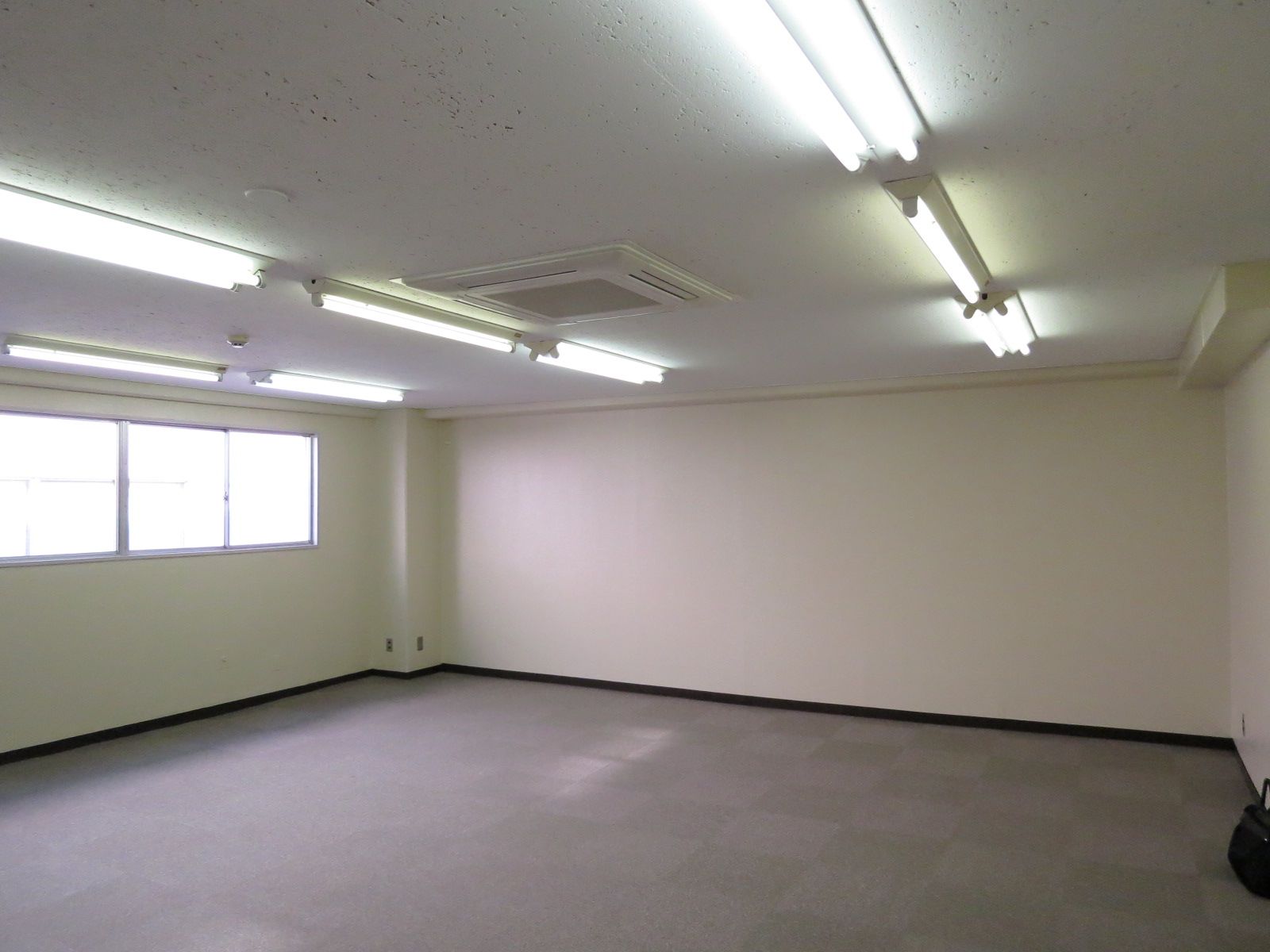 オフィス室内参考画像(7階16坪)