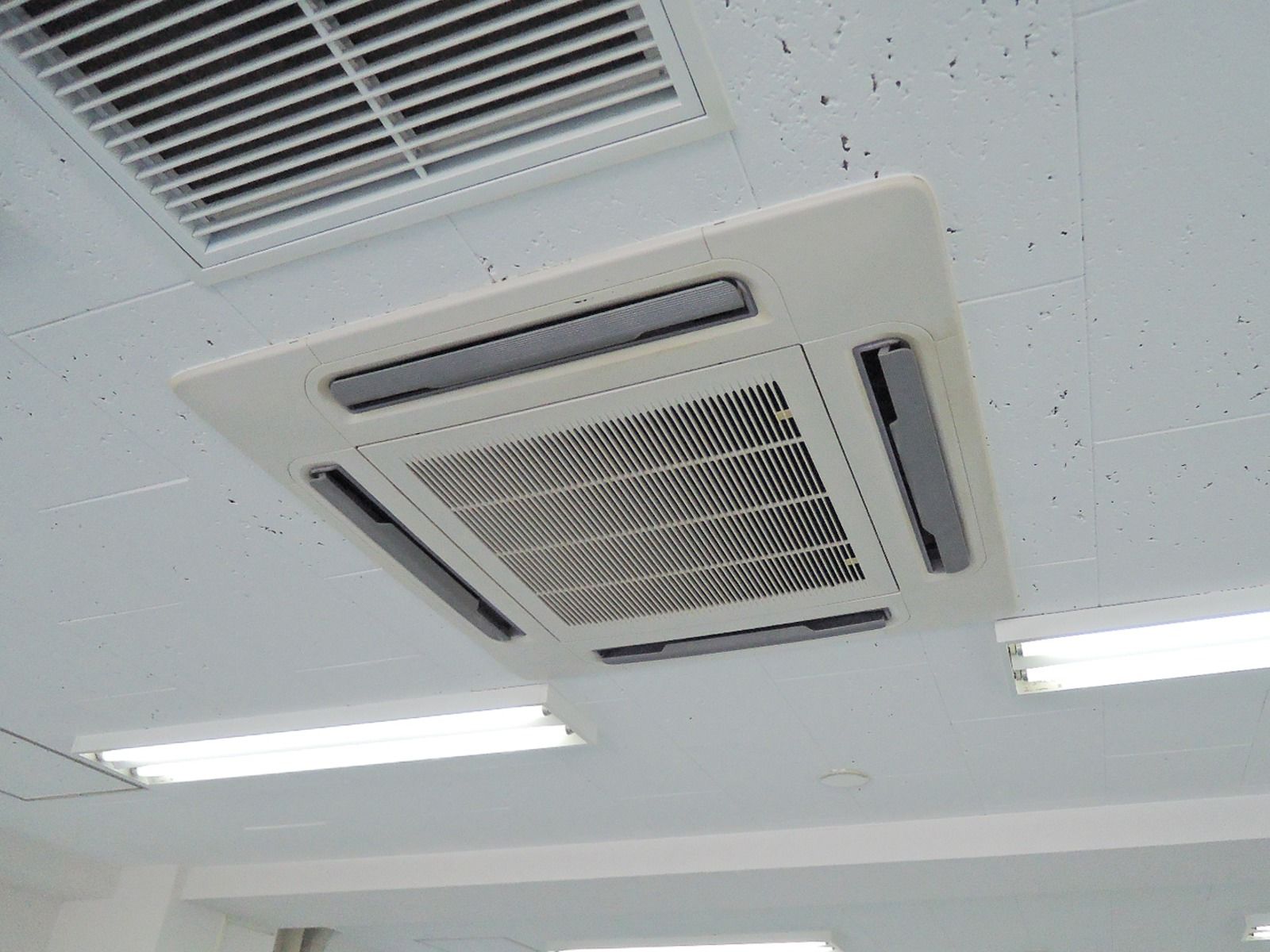 空調吹き出し口