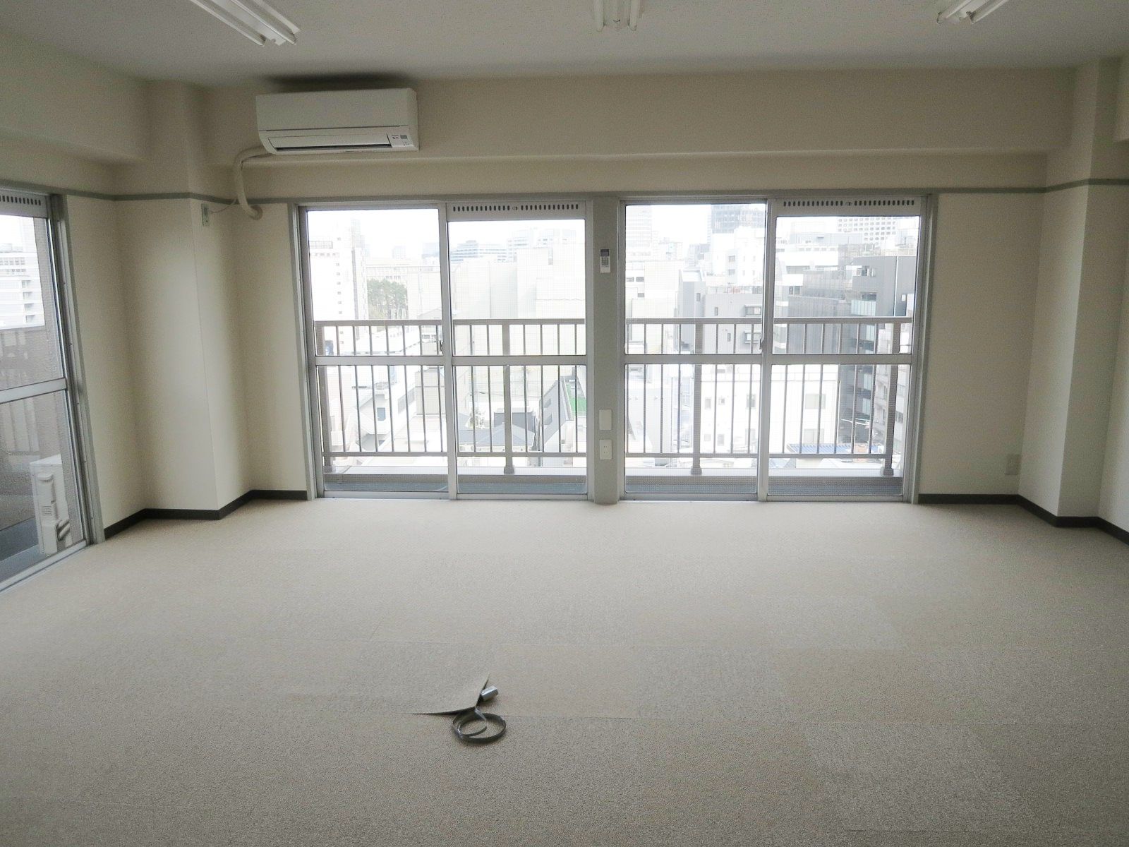 オフィス室内参考画像（701）