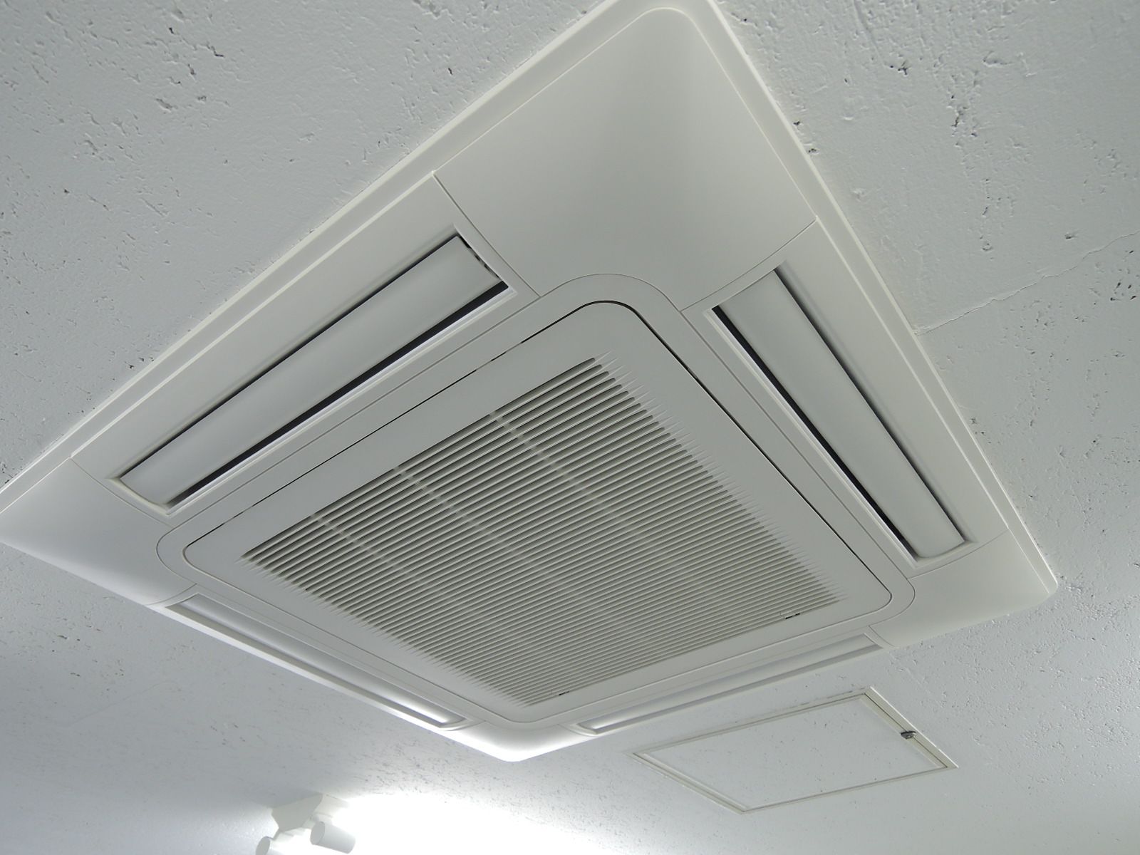 空調機器