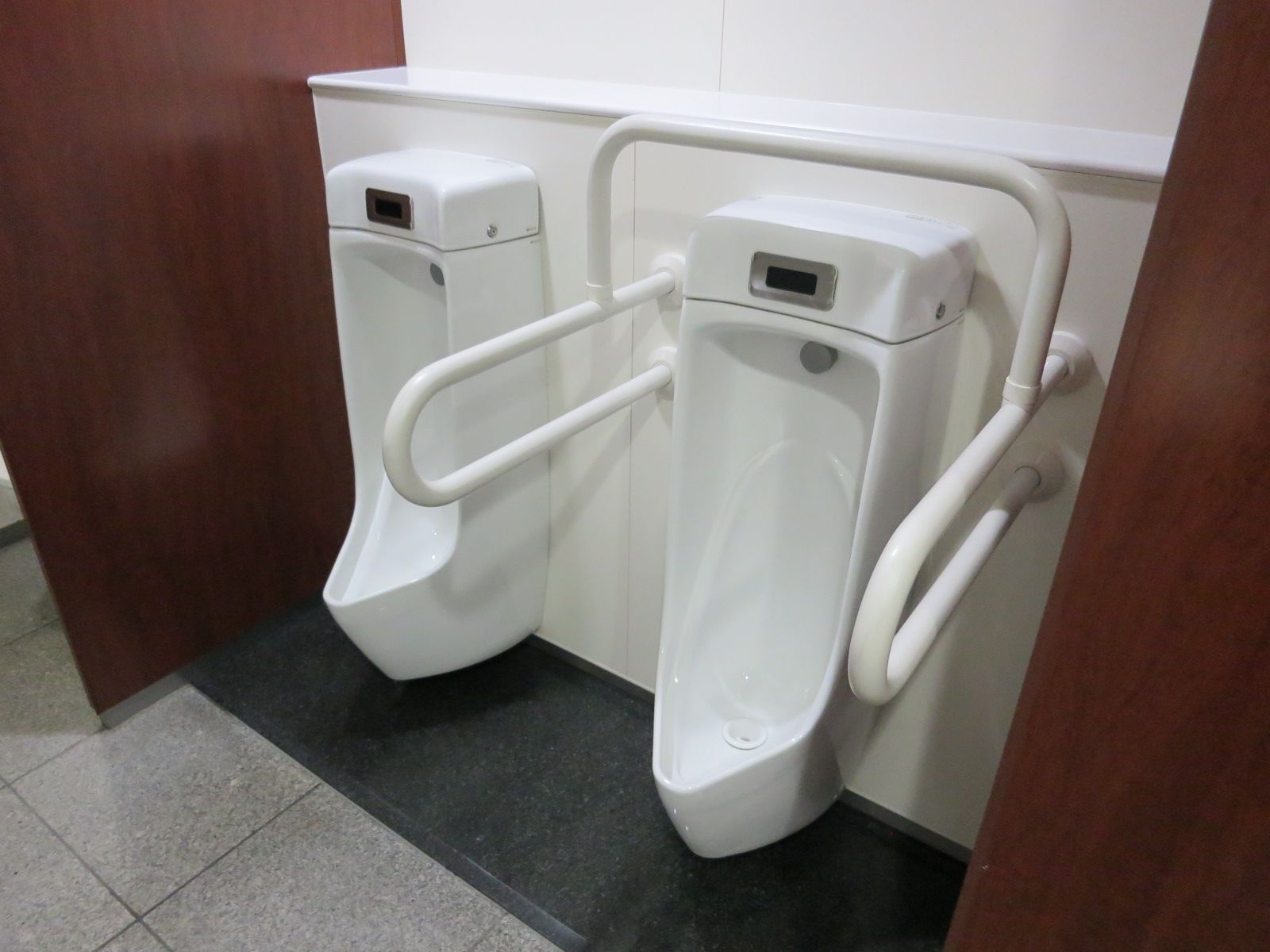 男性用トイレ