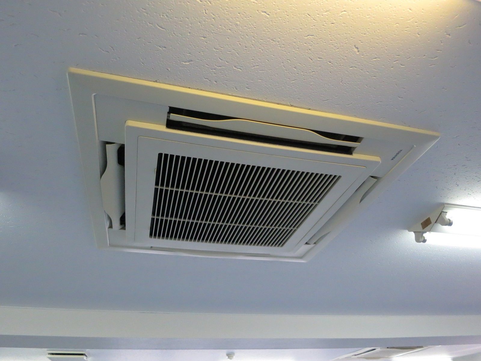 空調機器
