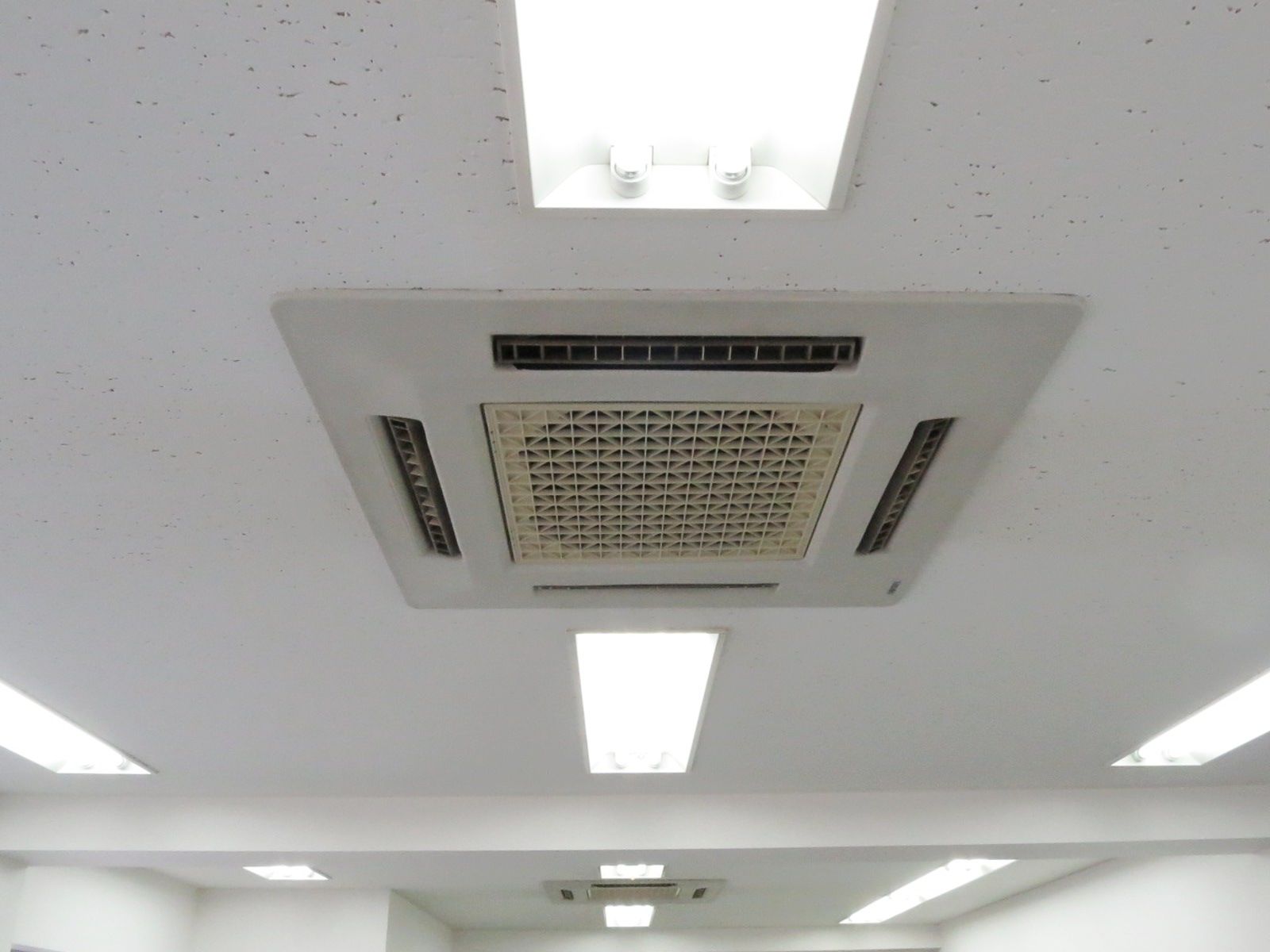 空調吹き出し口