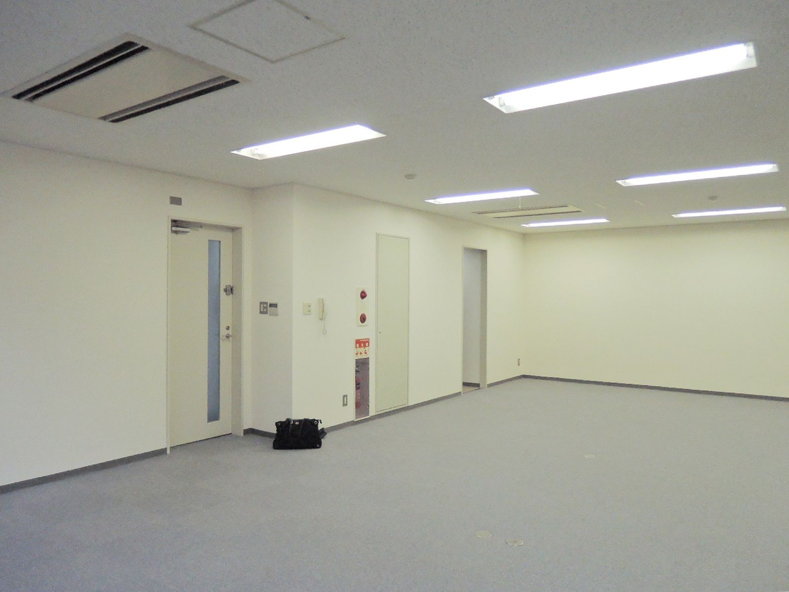 貸室出入口
