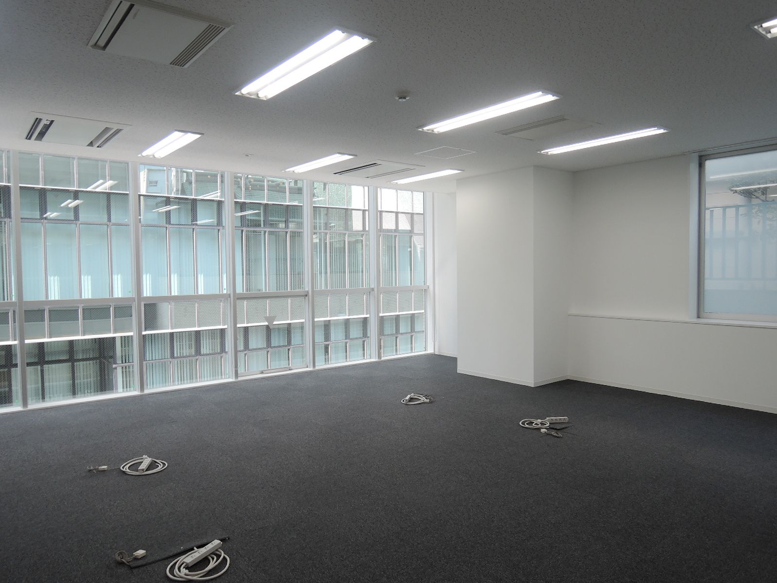 オフィス室内参考画像