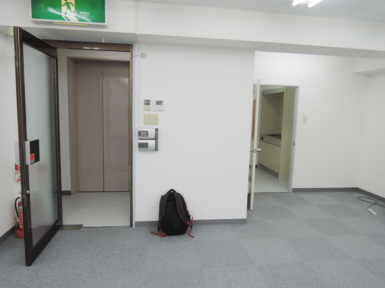 貸室出入口