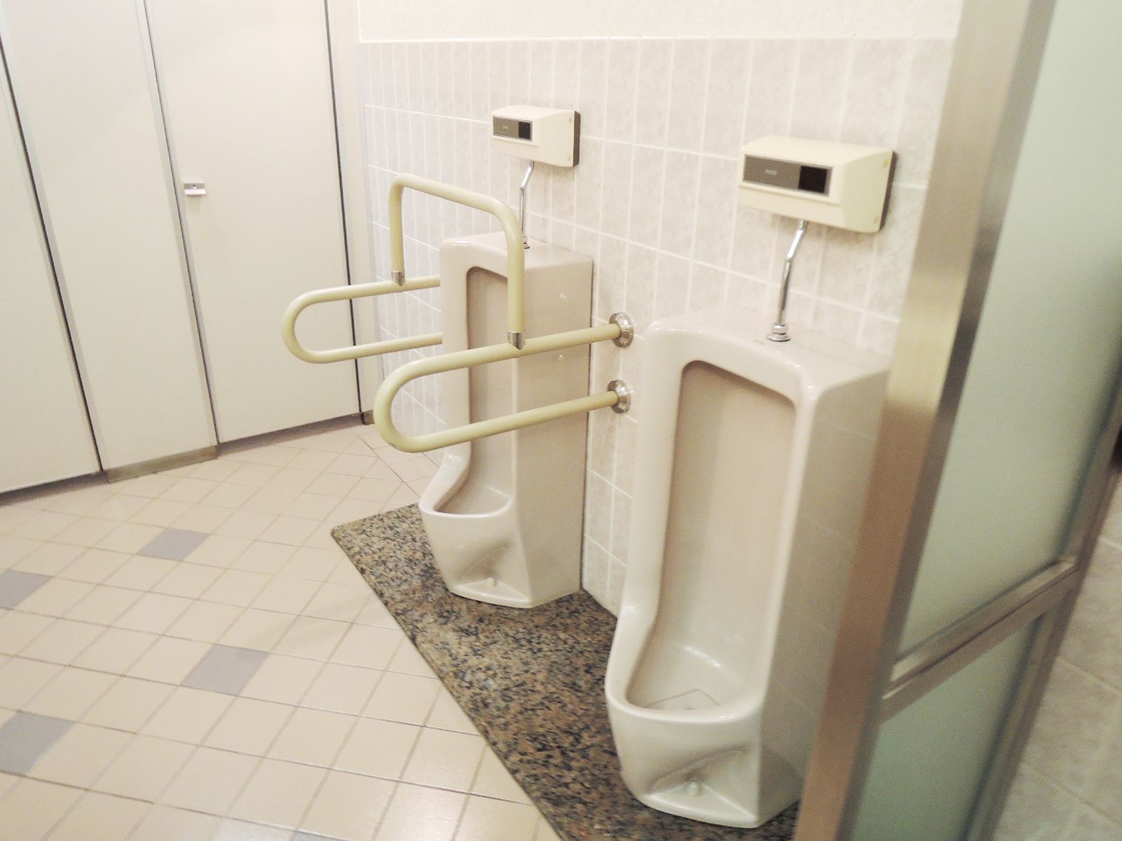男性用トイレ