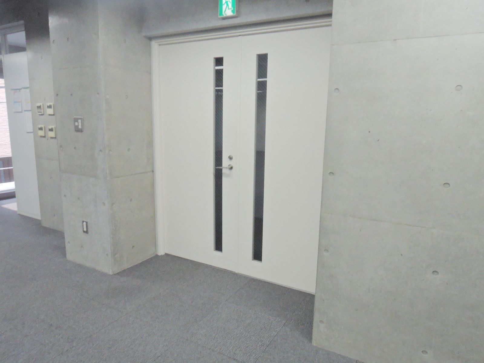 貸室出入口