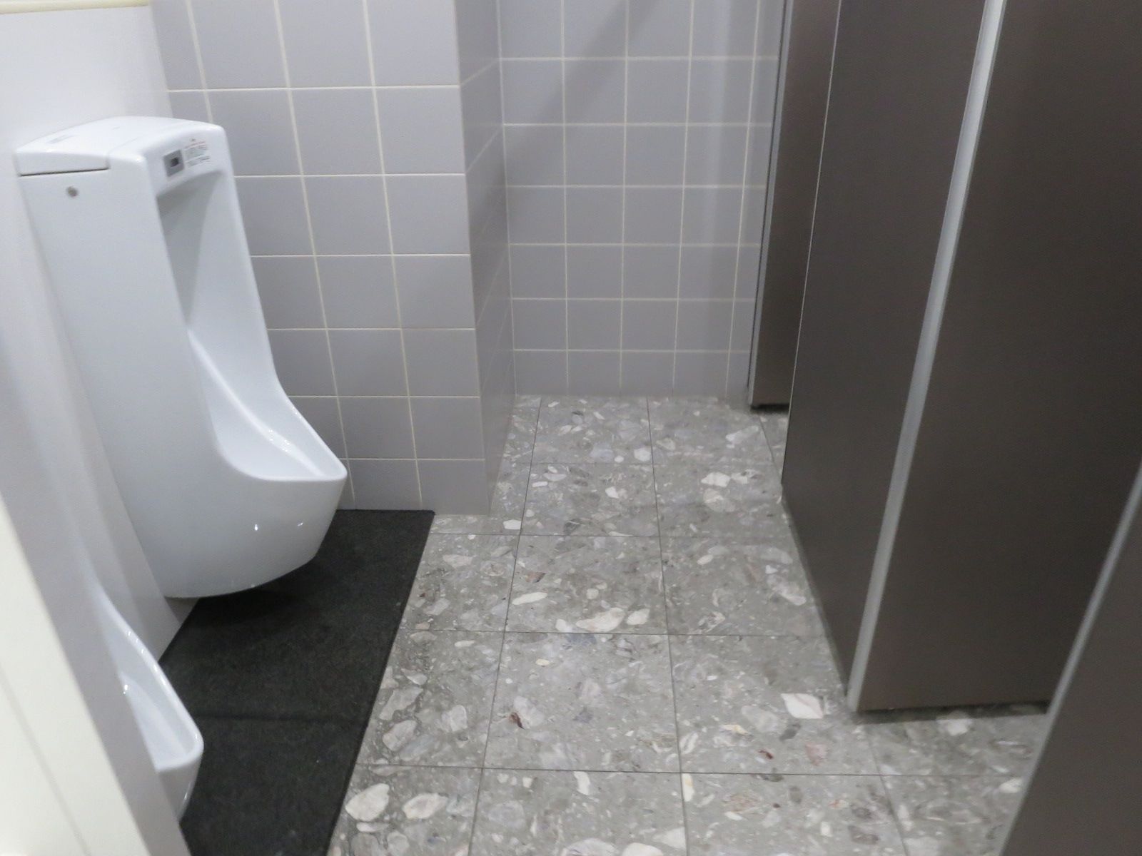 男性用トイレ