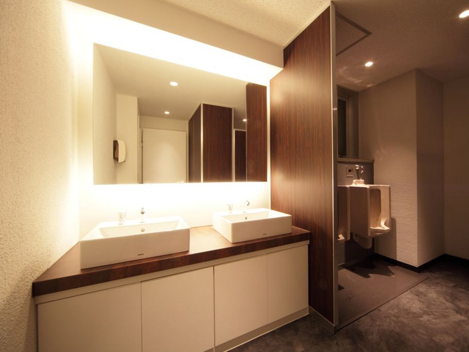 リニューアル済みのトイレ