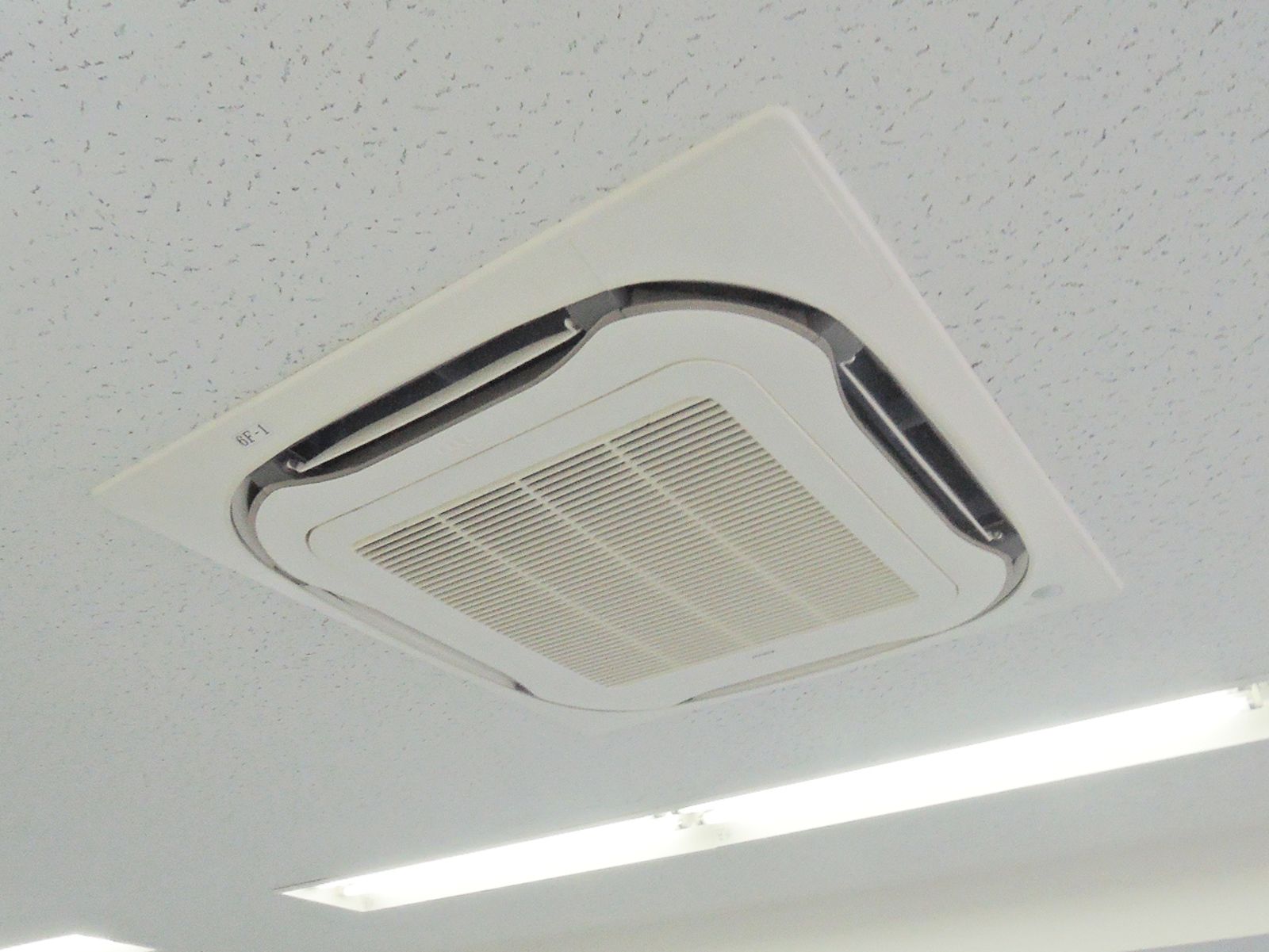 空調機器