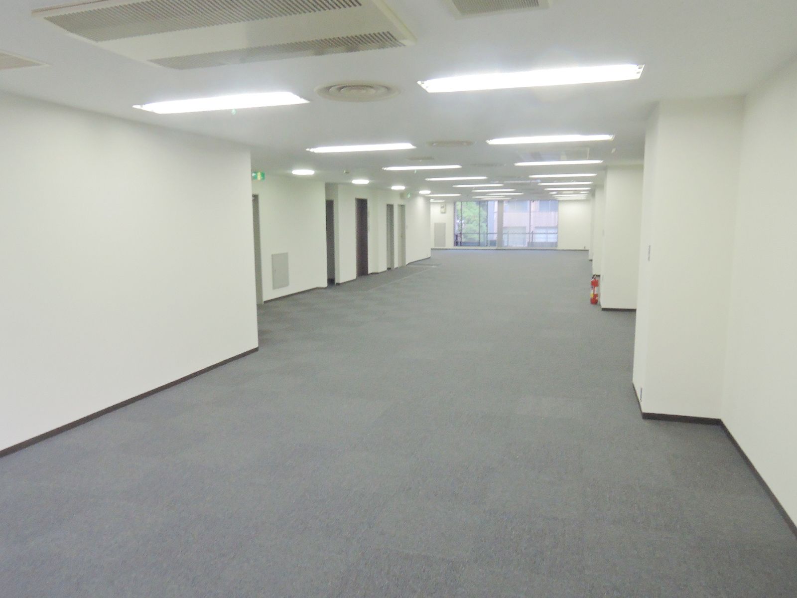 オフィス室内参考画像