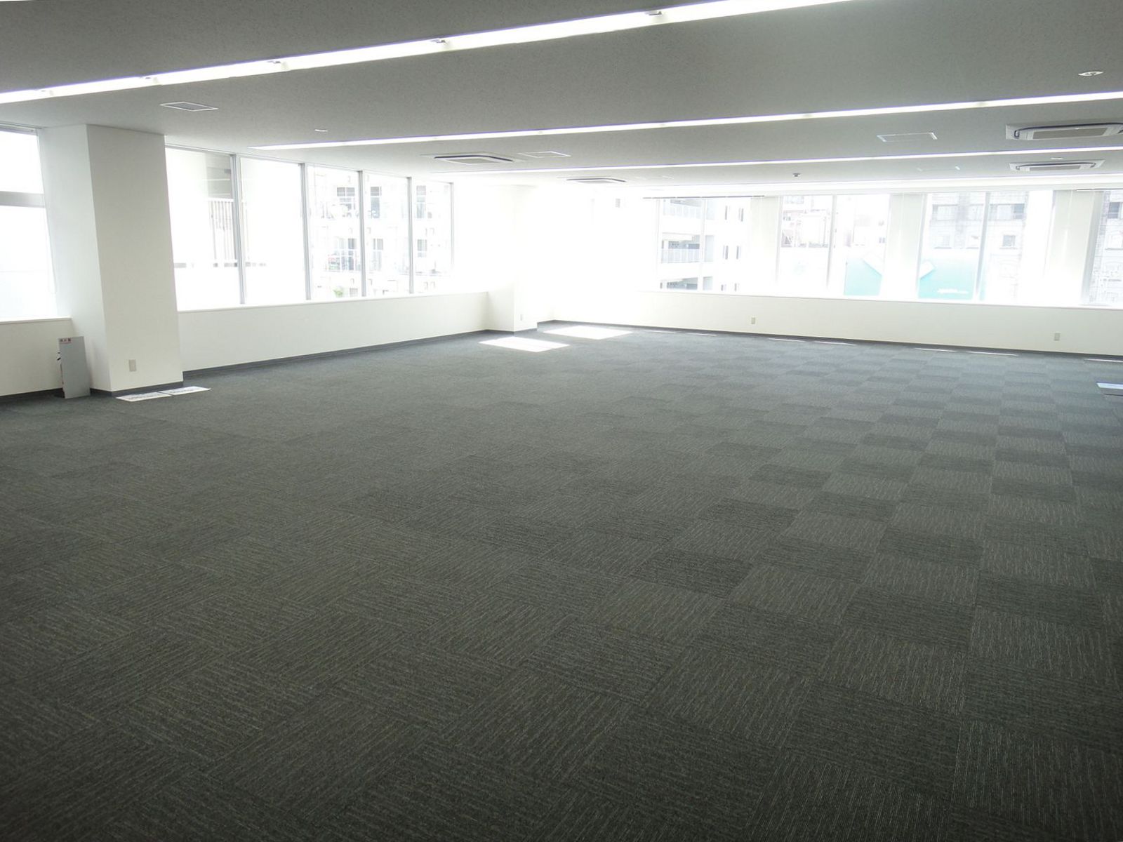 オフィス室内参考画像