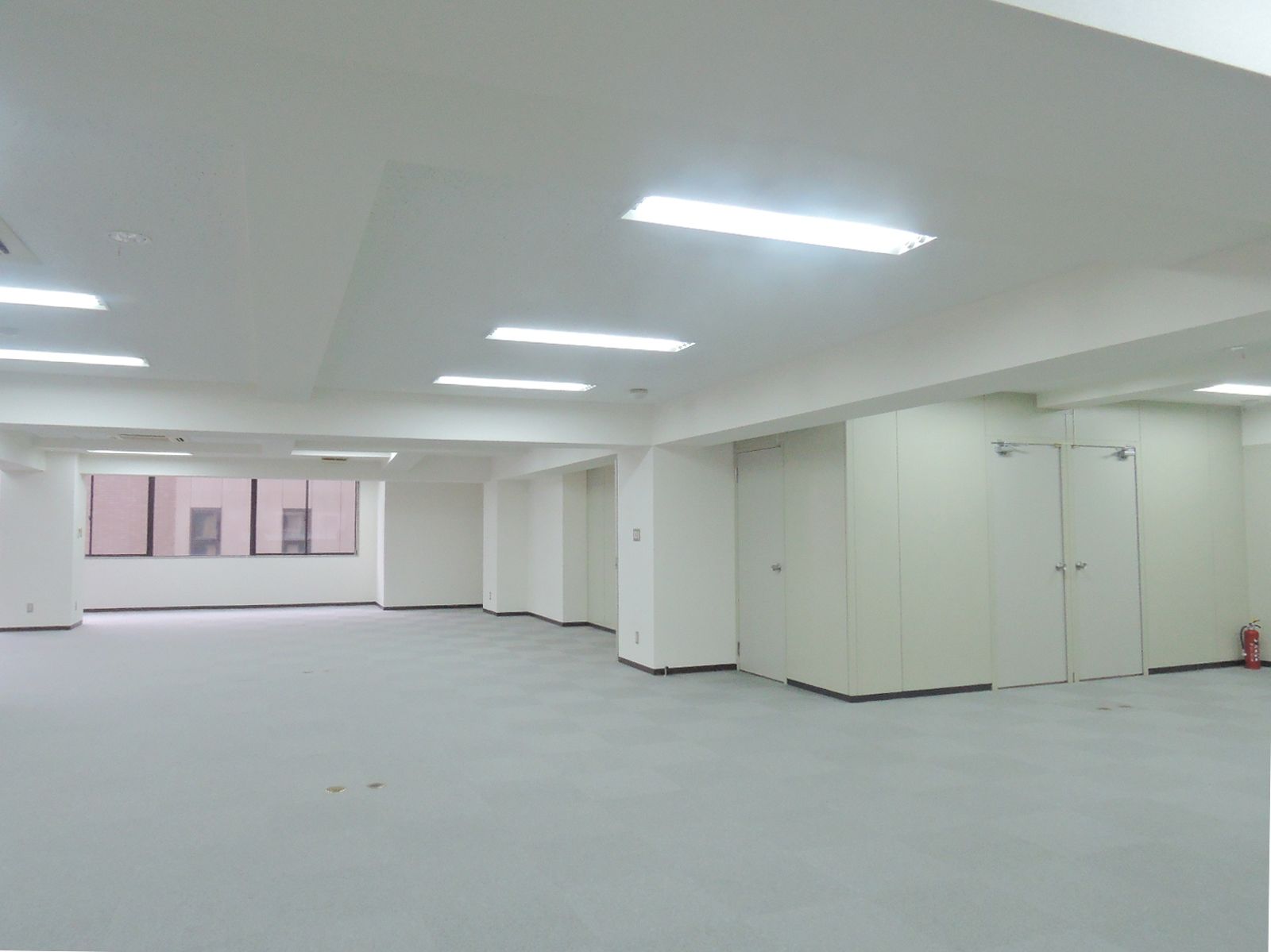 貸室奥から見た様子