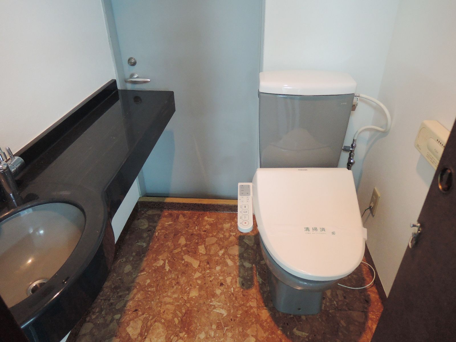 トイレ個室