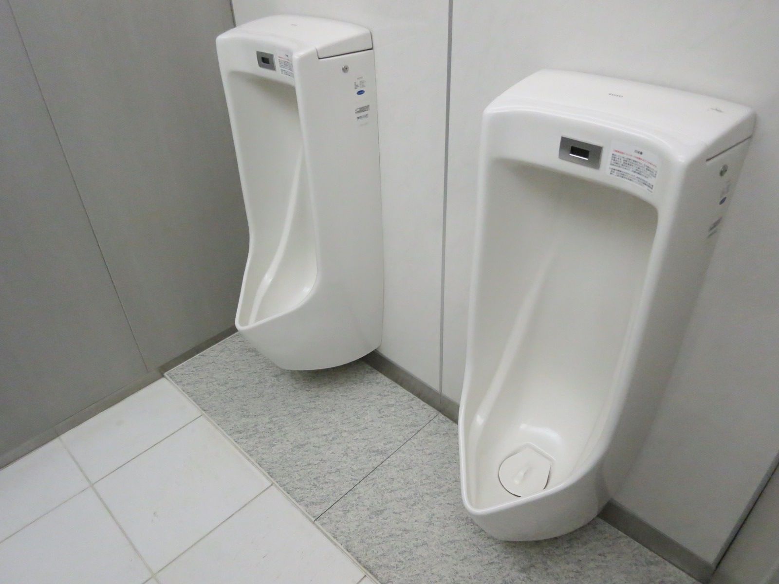 男性用トイレ